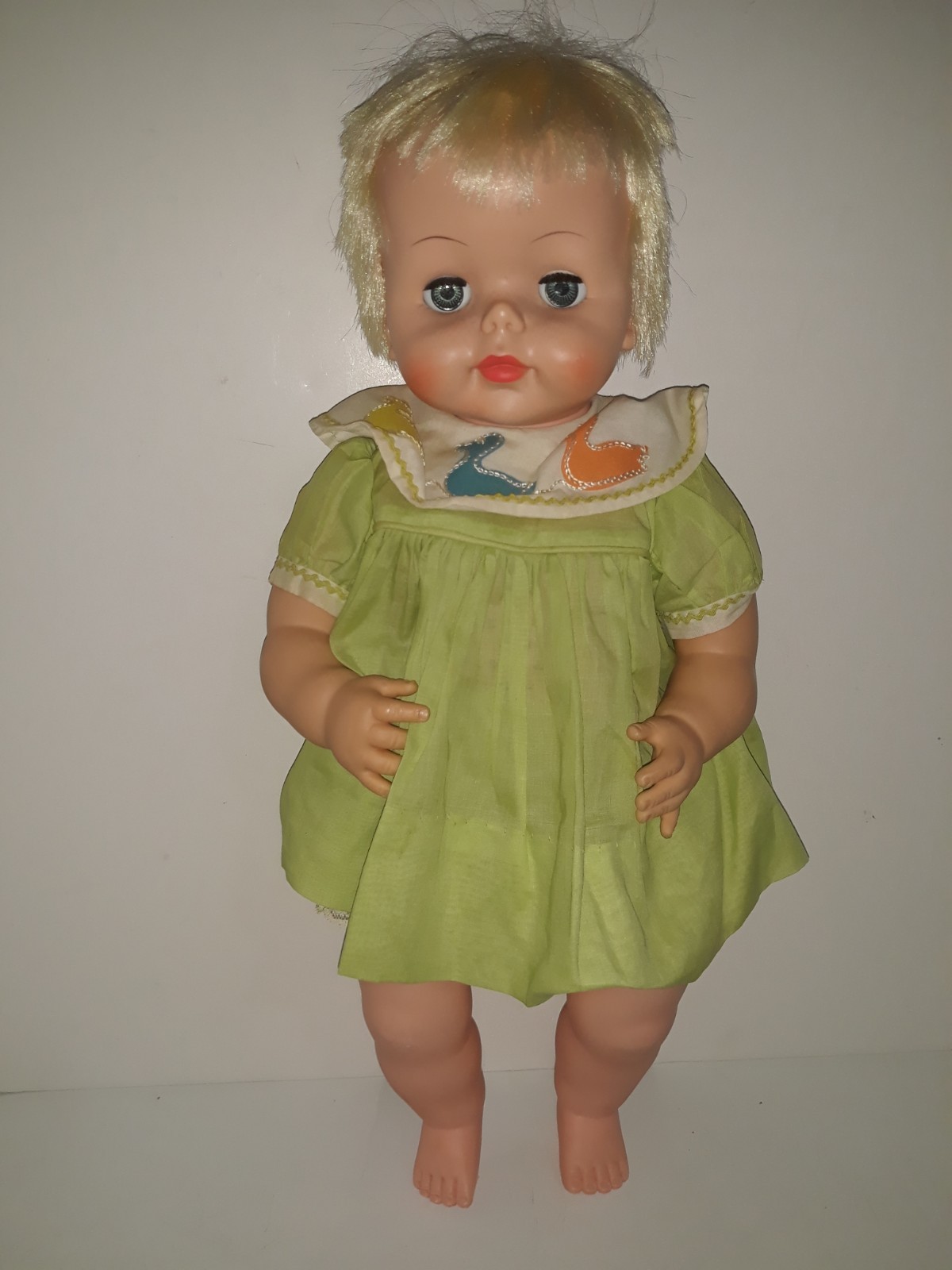 1963 Deluxe Reading Doll Tickles 20" Clean Battery Case With Dress Not Working 
