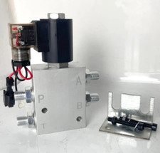 1PC Excavator Quick Change Connector Hydraulic Solenoid Valve 12V and 24V