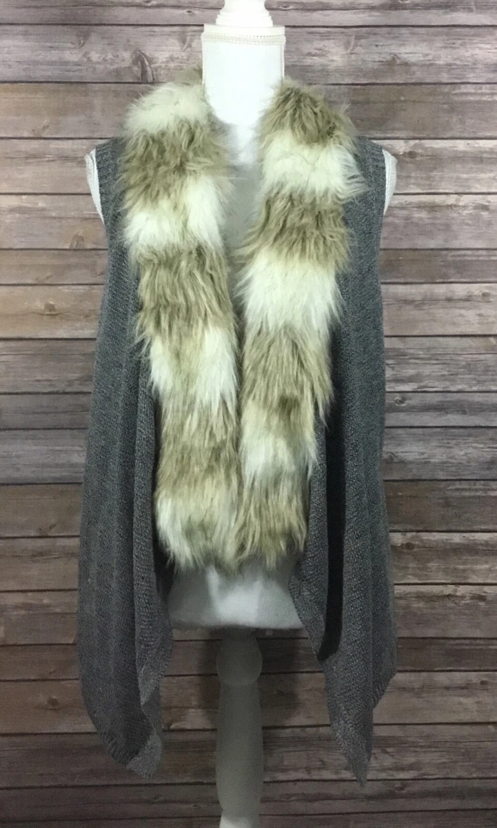 Skies Are Blue Stitch Fix NWT Womens Emira Faux Fur Collar Knit