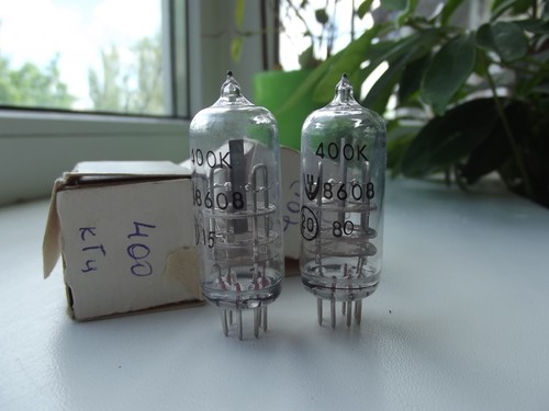 Vakuum Quarz Kristall Resonator 400 KHz. Menge = 1