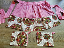 Vintage Handmade Kitchen HALF APRON w/ Matching Pot Holders in Pockets