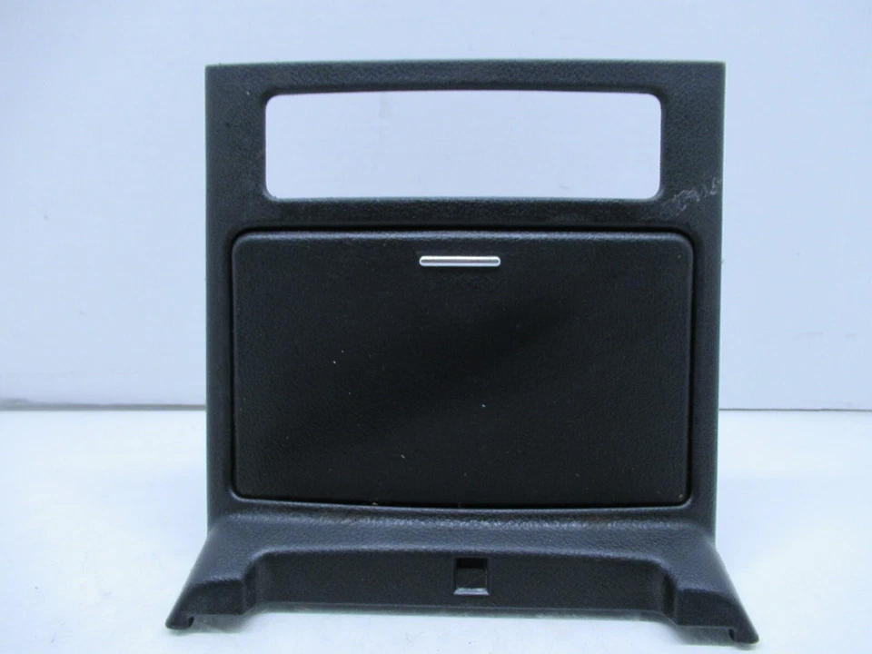 06 - 10 INFINITI M35 M45 中心控制台杯架带装饰边框原始设备制造商 — 第 2/4 张图片