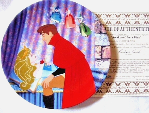 Knowles Collector Plate Series Disney Sleeping Beauty Set of 3 Plates - Picture 3 of 4