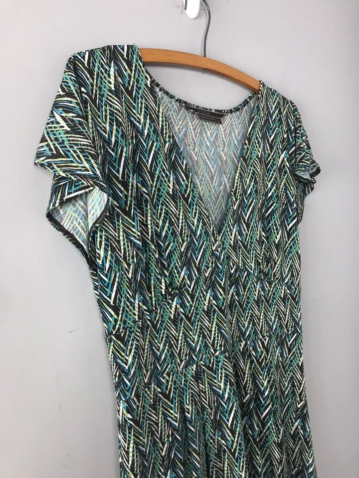To the Max Womens SZ M Empire Dress Silky Stretch Cap Sleeve Green Print - Image 4 of 4
