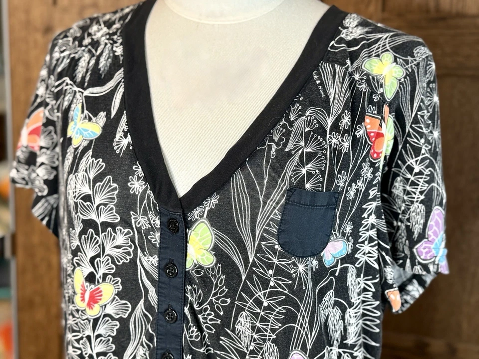 Vestido de salón Nick & Nora negro para dormir para mujer pequeñas flores mariposas ropa de dormir Foto 3 de 4