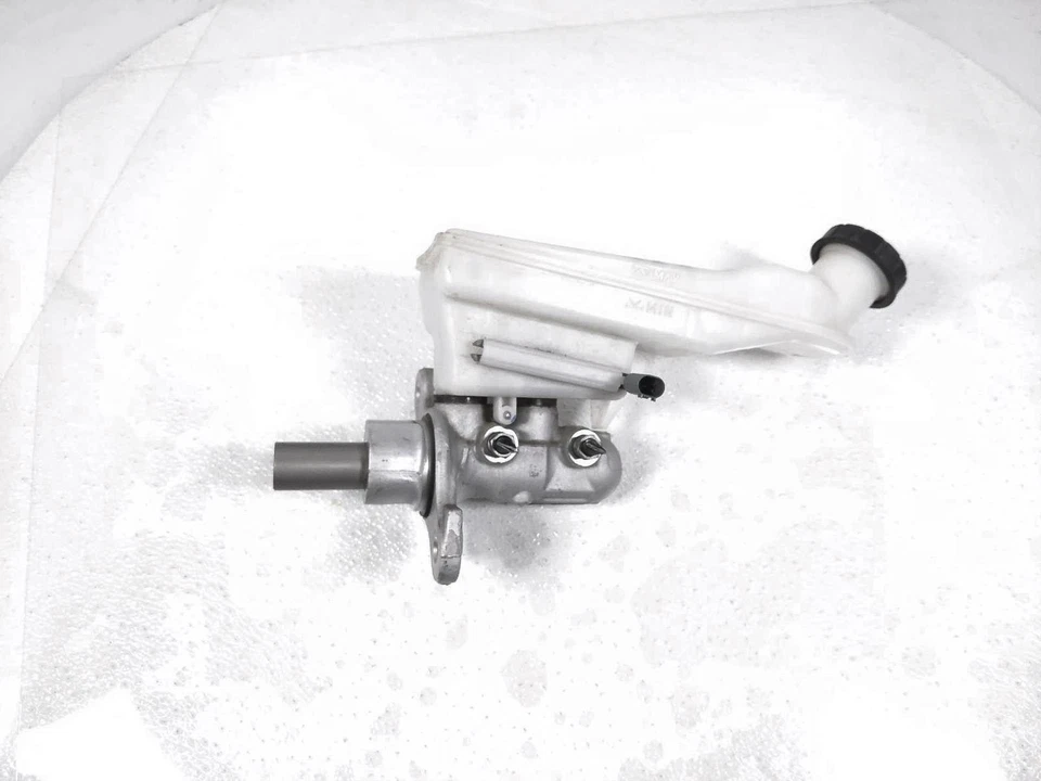 Mercedes-Benz Gla250 2015-2020 freno refuerzo cilindro maestro 246-430-02-02-64 Foto 2 de 4