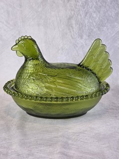 Vintage Avocado Green Indiana Glass Hen On A Nest