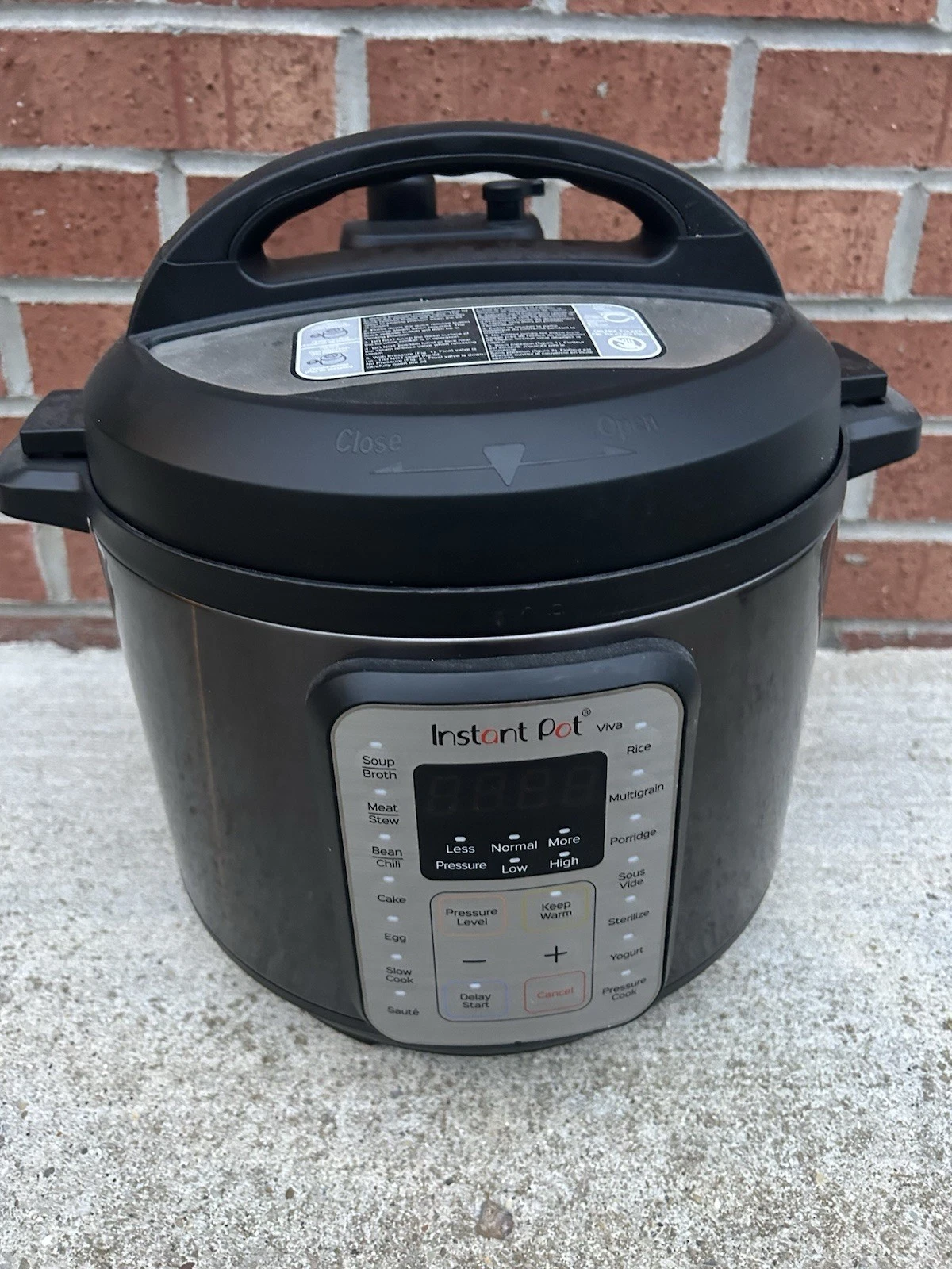 Instant Pot Viva 6 qt. Quart Pressure Cooker 9-in-1 Viva Black SS 60