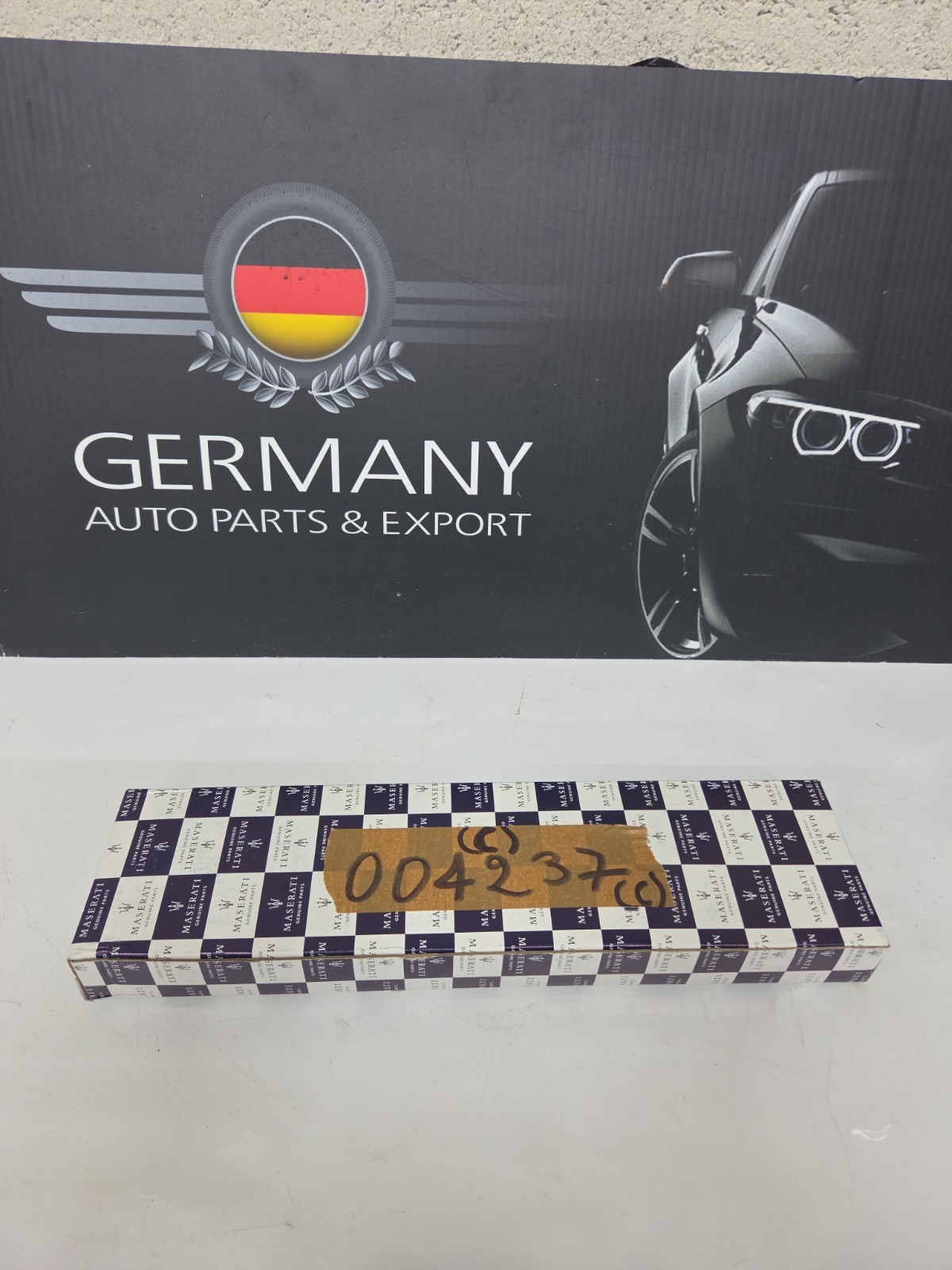 Maserati Ghibli Front Right Trim strips Pair P/N 673008193