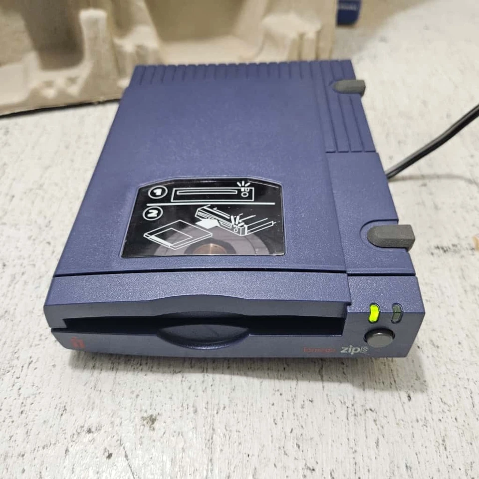 Unidad Zip 100 externa Zip Puerto paralelo 100 MB PC Z100P2 con cables de caja Foto 2 de 4
