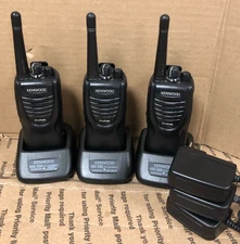 (LOT OF 3) Kenwood PROTALK TK-3300-2 Walkie 16CH W/ANTENNA & CHARGER (TESTED)
