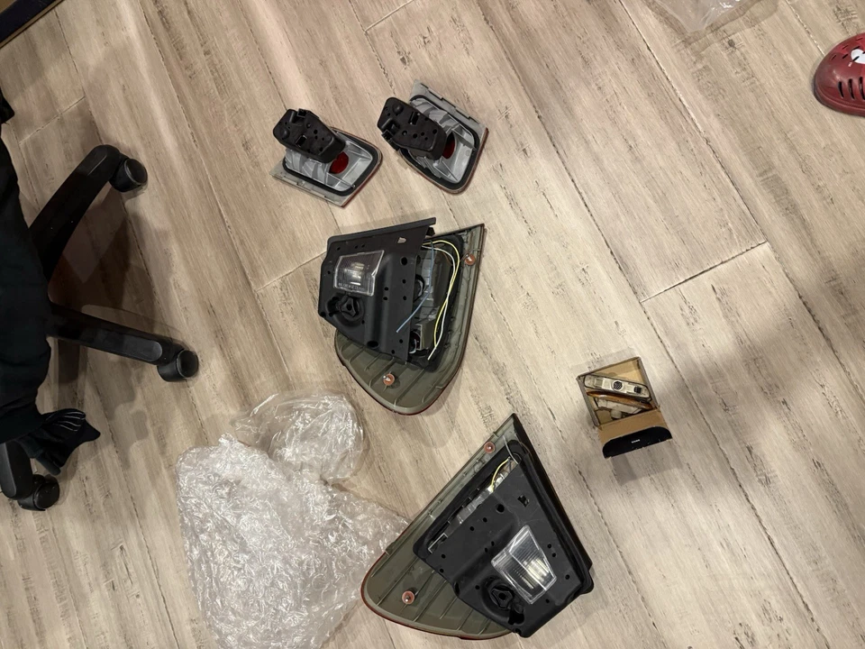 Luces delanteras/traseras BMW 3 1999-2001 podrían funcionar, me dijeron que lo hacen. Foto 3 de 4