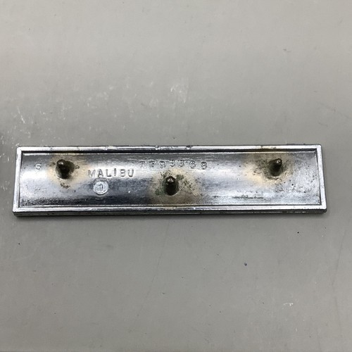 7793368 Cool GM "MALIBU" Door Panel Emblems 1970 Chevelle SS 454 and Malibu - Picture 6 of 6