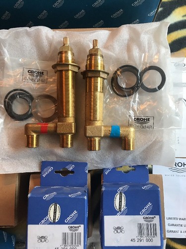 Grifo de bañera romano de 2 manijas GROHE 25506 RRO Geneva con manijas de ducha de mano incluidas - Imagen 10 de 12