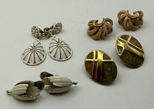 Lot Of 4 Pairs Monet Clip Earrings Vintage - image 1