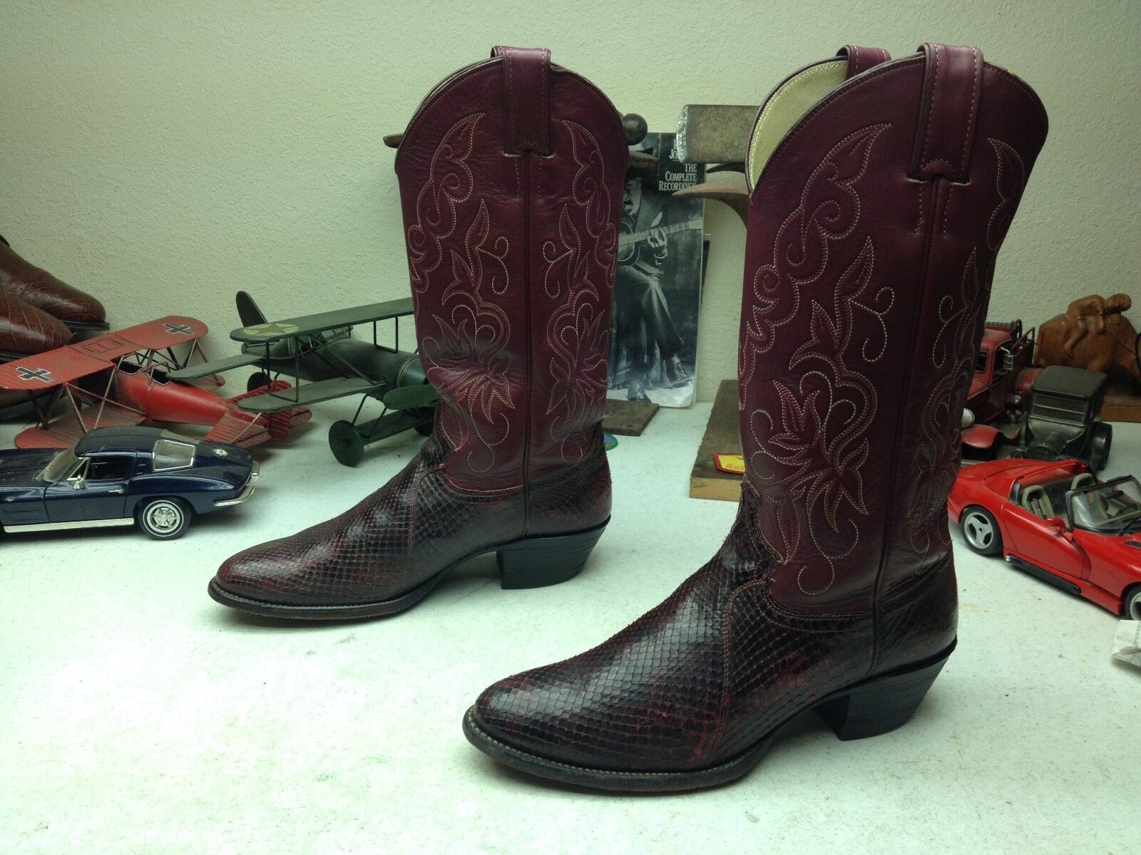 JUSTIN WINE SNAKESKIN USA DISTRESSED LEATHER WESTERN COWBOY DANCE RODEO BOOTS 8B JUSTIN WINE SNAKESKIN USA DISTRESSED LEATHER WESTERN COWBOY DANCE RODEO BOOTS 8B