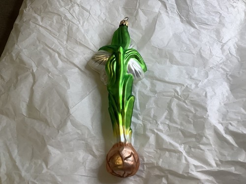The Museum Collection Hand Blown Glass Poland Amaryllis Flowering Bulb Ornament - Picture 7 of 8