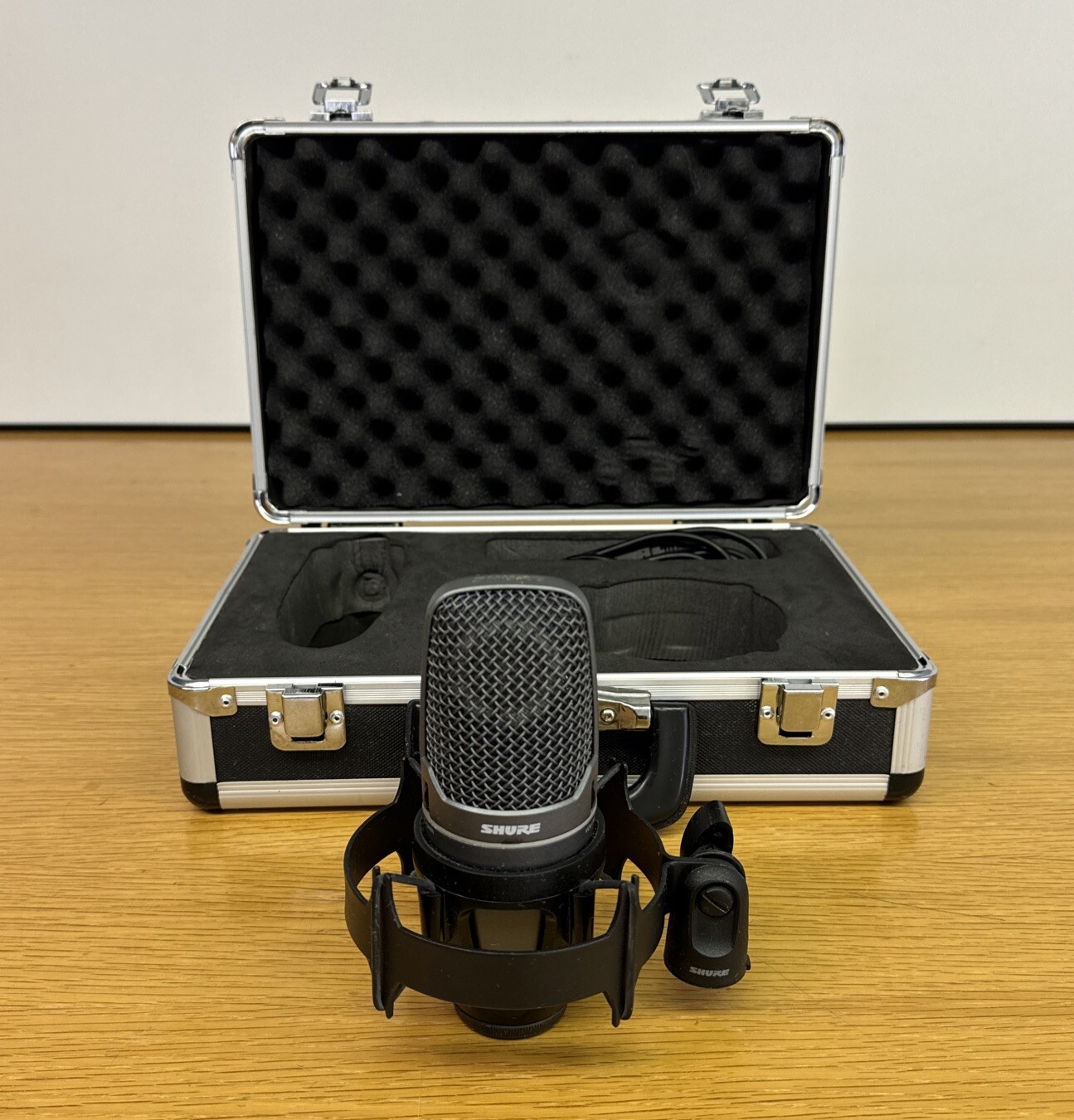 SHURE PG42USB AUDIO CONDENSER MIC MICROPHONE W HARD CASE AND SHOCK