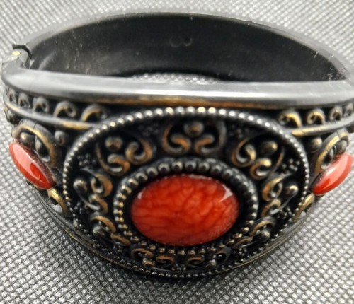 BLACK PLASTIC CUFF BRACELET WITH STONES - Picture 5 of 6