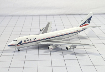 Delta Airlines Boeing 747-100 Metall Flugzeug Modell Maßstab 1:500 Herpa N9899