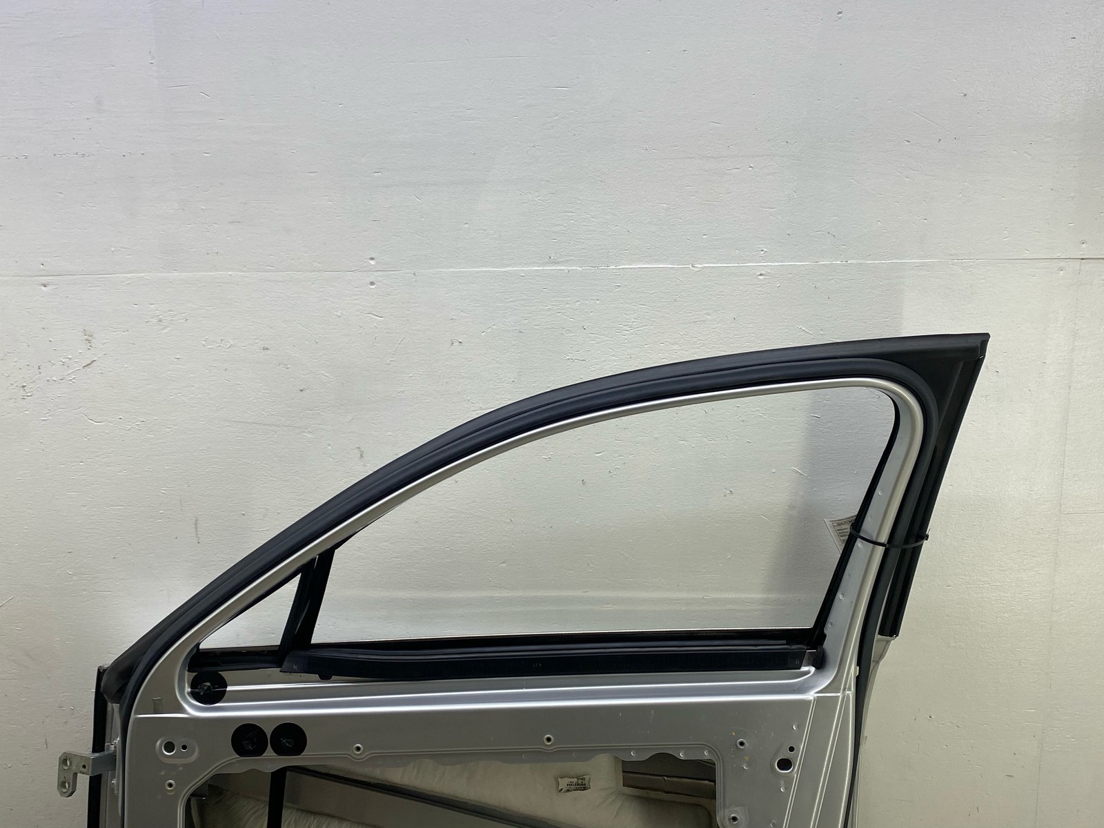 2014-2019 BENTLEY FLYING SPUR FRONT RIGHT DOOR SHELL SILVER FROST METALLIC(6770)