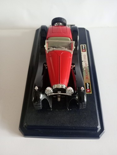 Modellino auto Burago Bugatti 'Type 55' (1932) pressofuso su zoccolo. Senza scatola. - Foto 2 di 8
