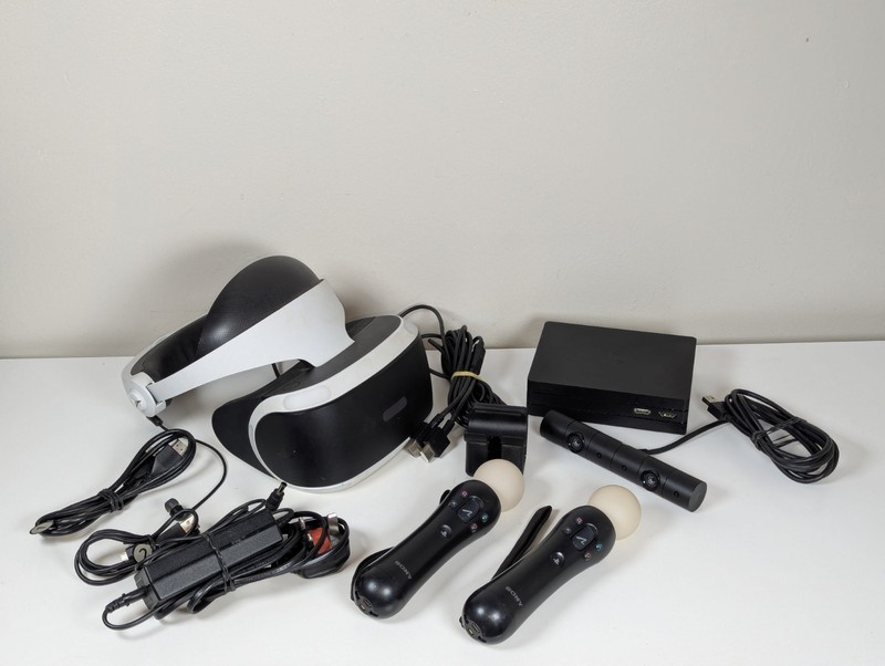 Playstation VR Starter Pack - Includes Headset, Cables And 2 x Move Controllers!