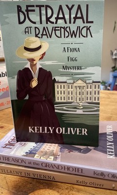 3 First Edition A Fiona Figg Mystery by Kelly Oliver Crime Detective Charming