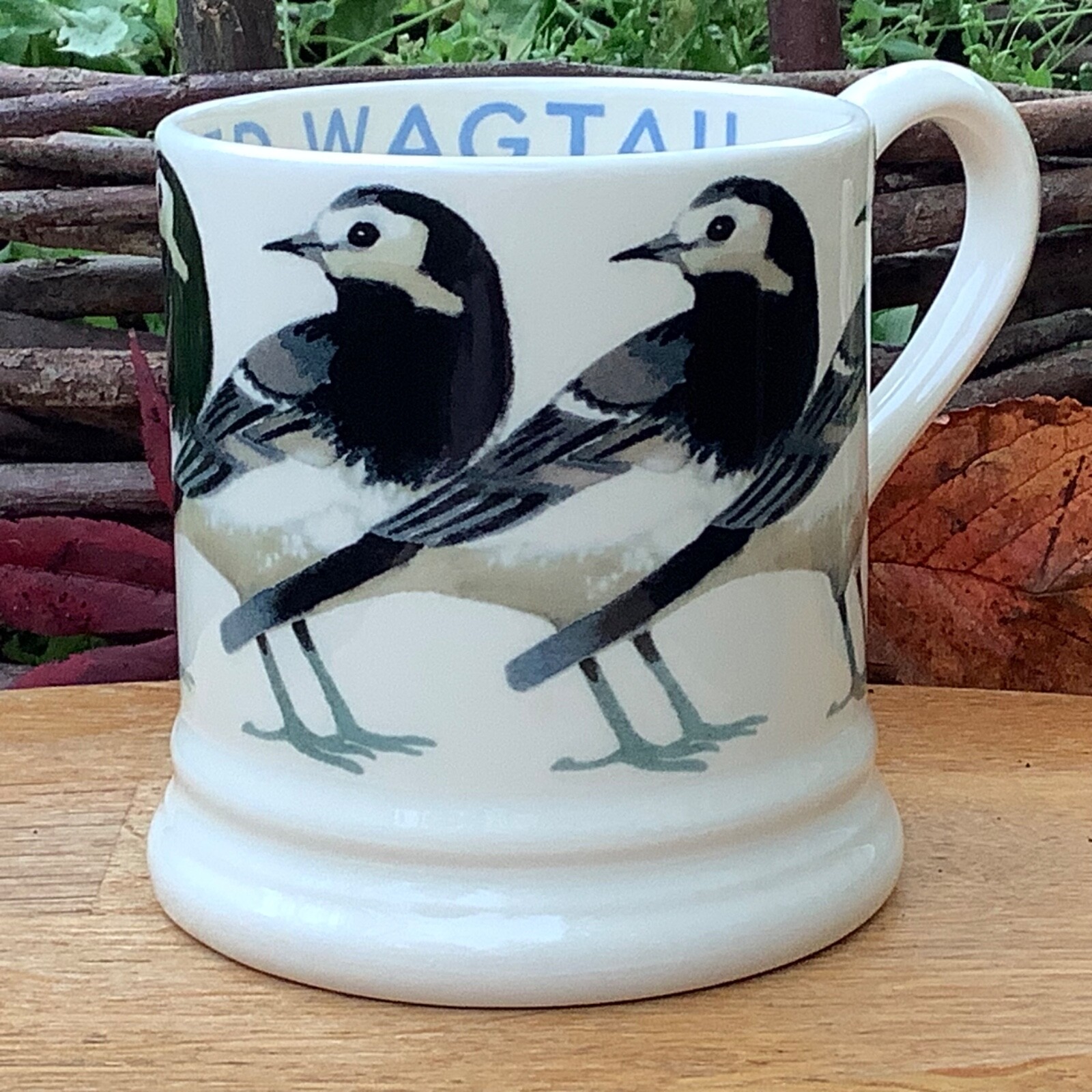 EMMA BRIDGEWATER . Pied Wagtail . 1/2 pint MUG . Birds