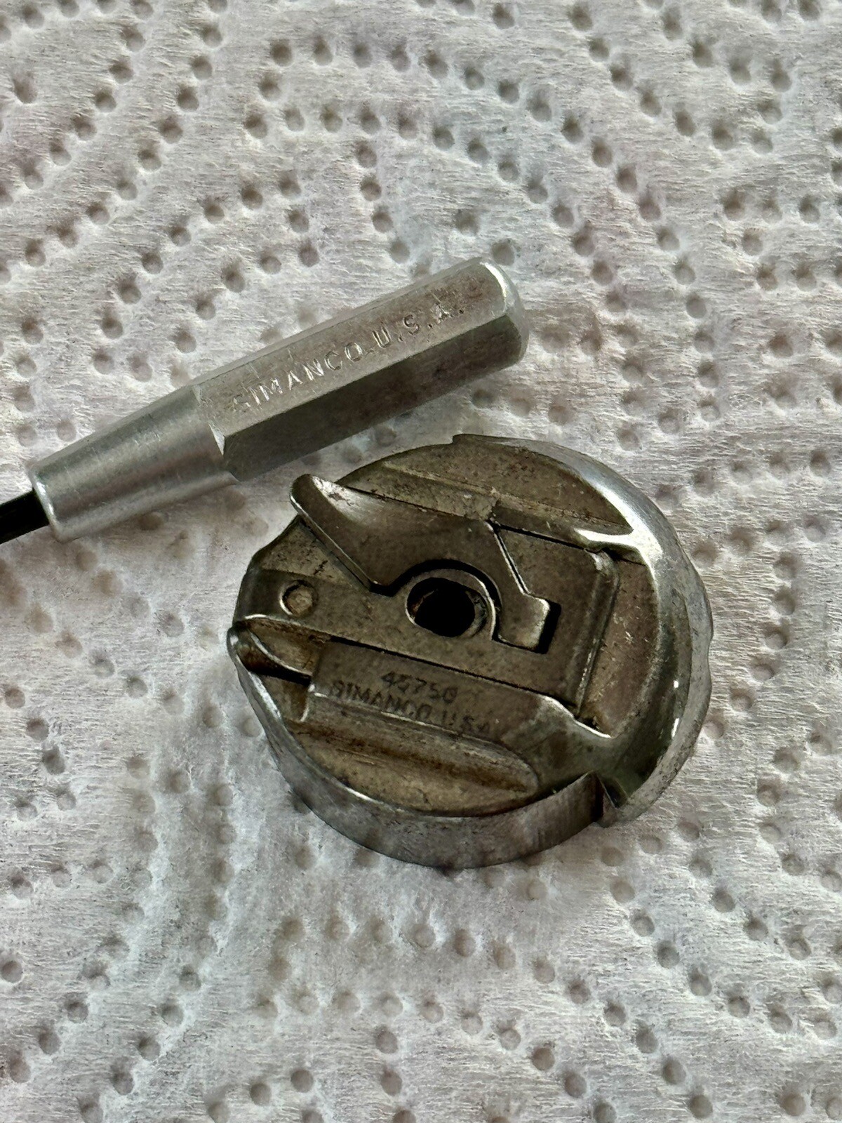 Singer Featherweight Bobbin Case 45750 Sewing Machine 221 or 221K