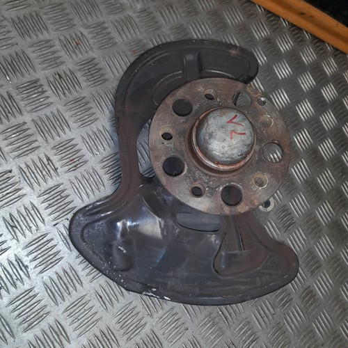 Mercedes C-Klasse W204Achsschenkel Radnabe Querlenker Vorne Links VL A2044202544