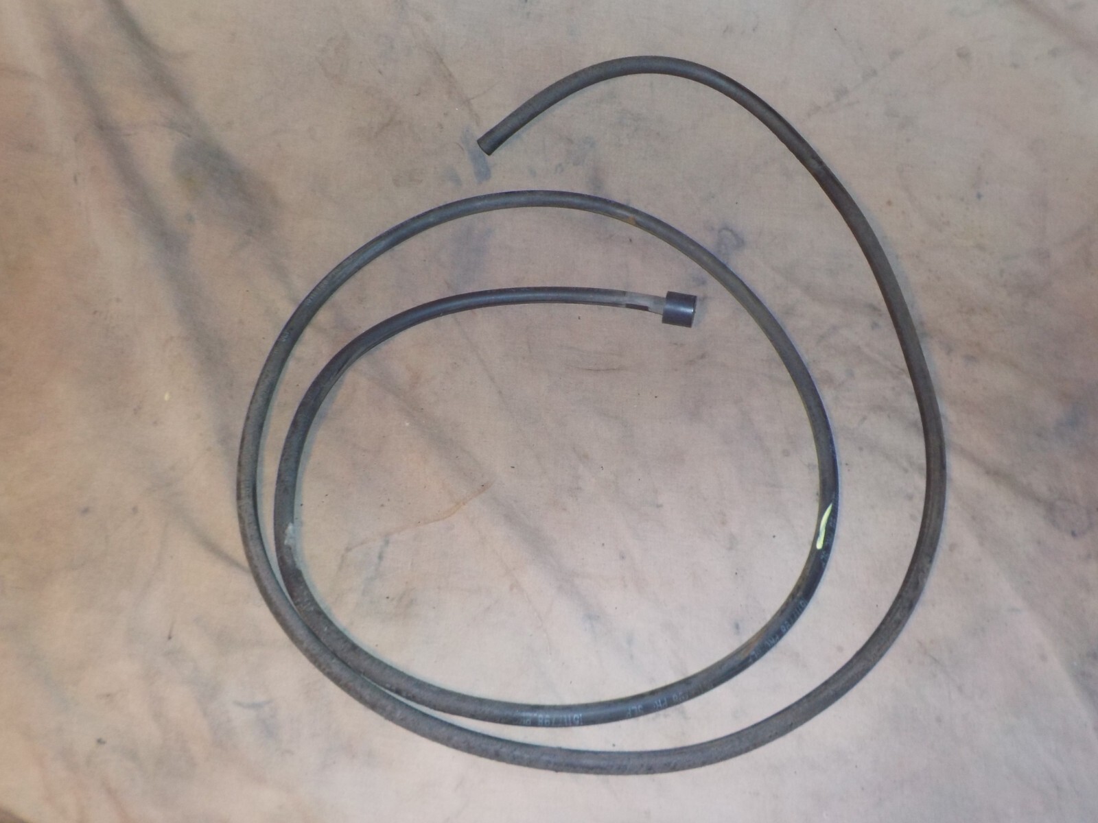 9906 Chevy Silverado GMC Sierra 1500 rear axle differential breather