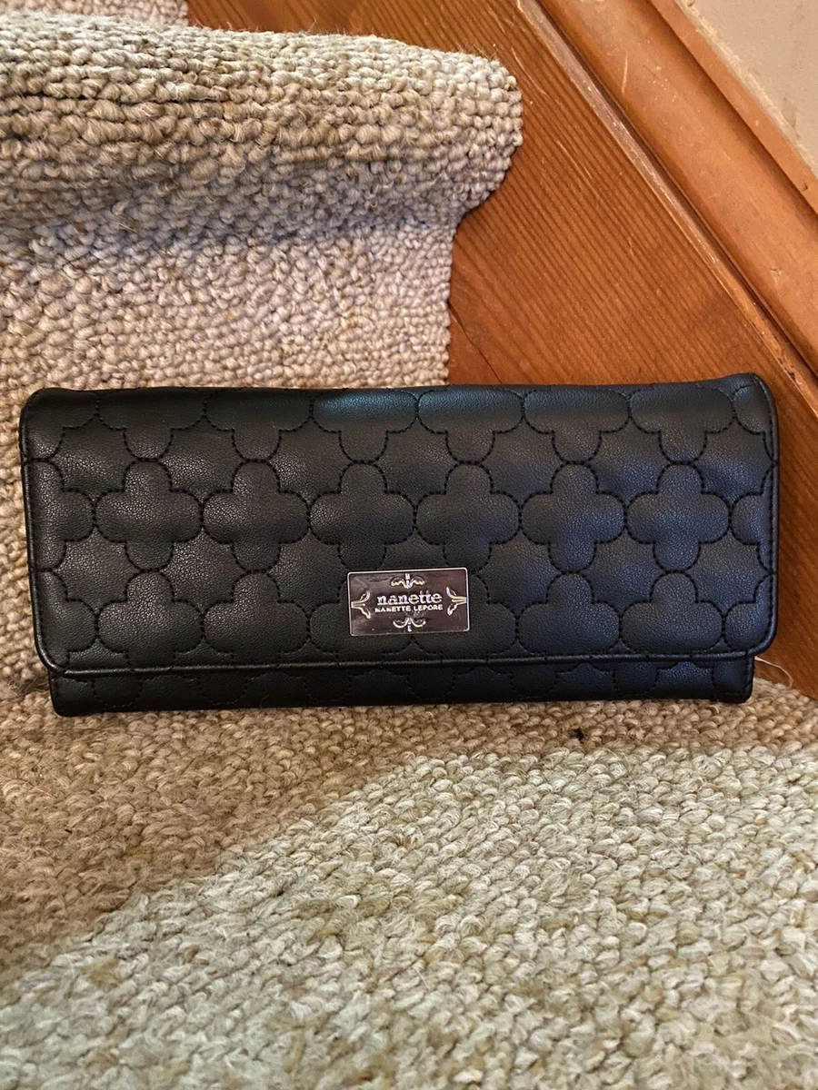 Trifold hotsell clutch wallet