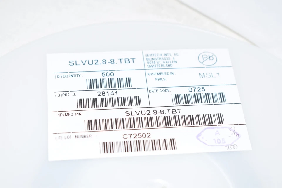 Reel of 98 NEW Semtech SLVU2.8-8.TBT 17V Clamp 30A (8/20µs) Ipp Tvs Diode Surfac - Image 3 of 4