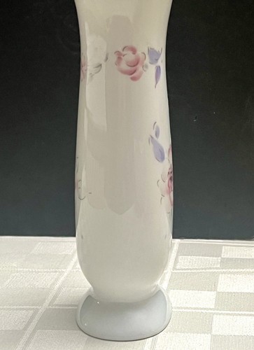 "Florero pequeño vintage de porcelana FTD 1992 con patas blanco floral 6,5"" x 2,75""" - Imagen 9 de 13
