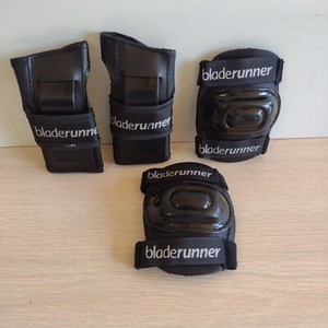 Bladerunner Knee Pads and Wrist Guards Rollerblading Skateboard Junior, Black