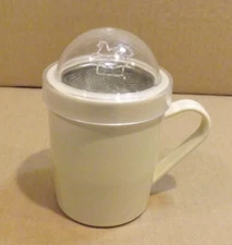 Pampered Chef Flour / Sugar Shaker