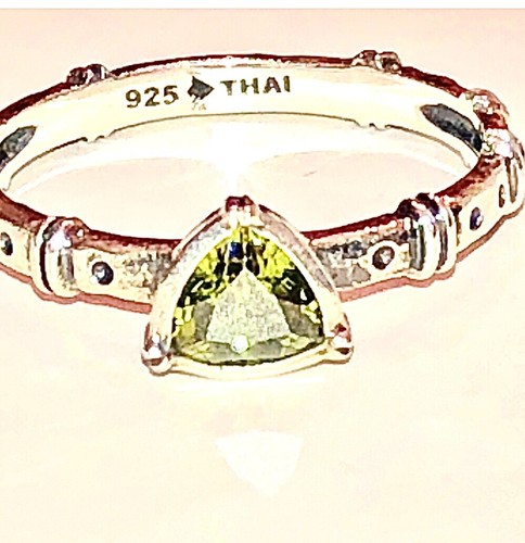 Sterling Silver Peridot Trillion Ring Birthstone Promise Silpada MOD NEW Size 7 - Picture 6 of 13