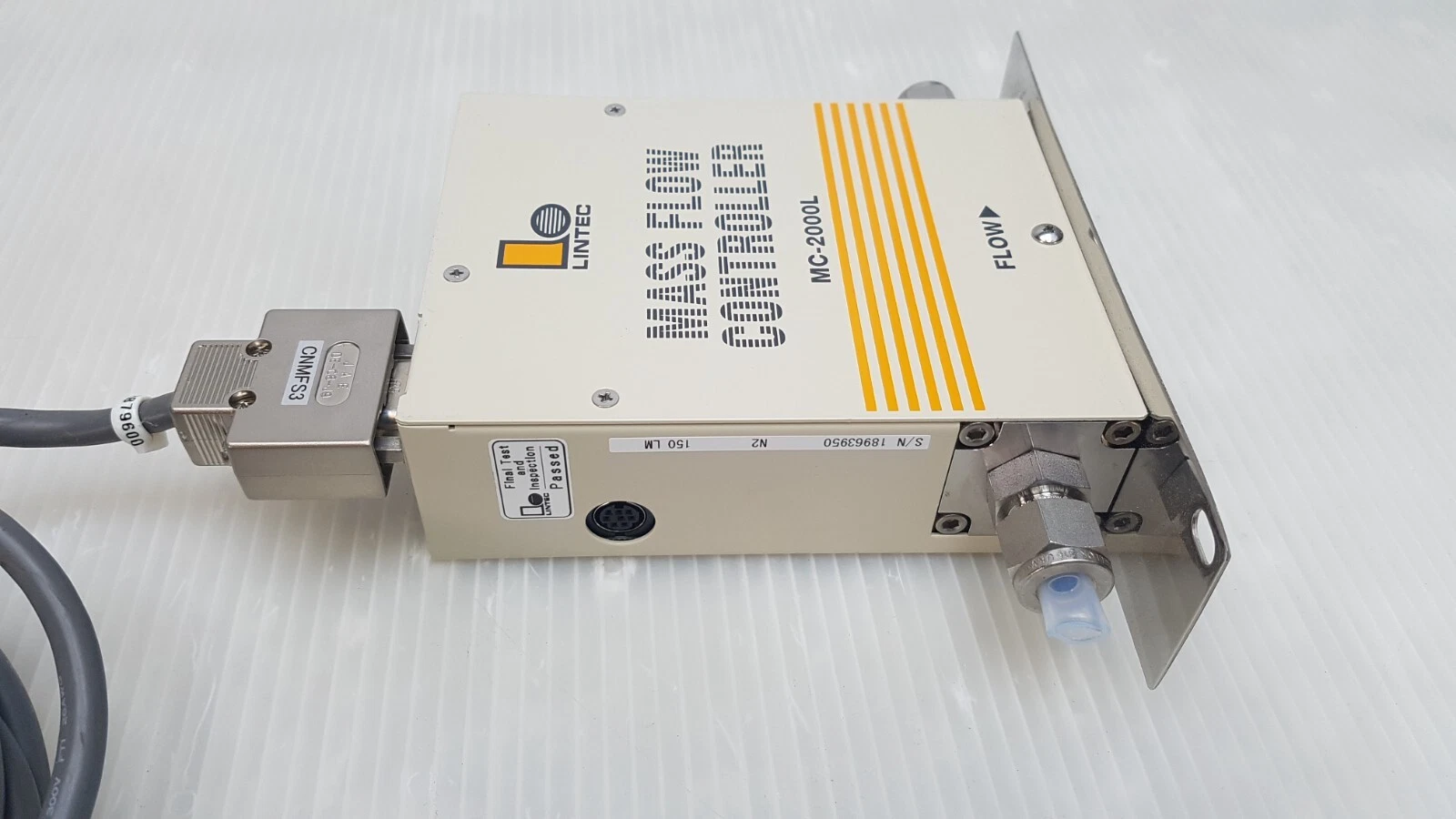 LINTEC MC-2000L from the side with D-sub cable, round socket and N2 150 LM strip