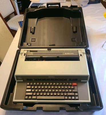 Royal Business Machines Alpha 2001 Electric Typewriter With Case Works