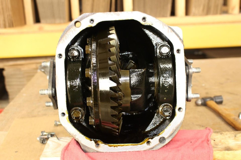 1980-1983 Nissan 280ZX Rear Differential Carrier Assembly | Genuine OEM ...