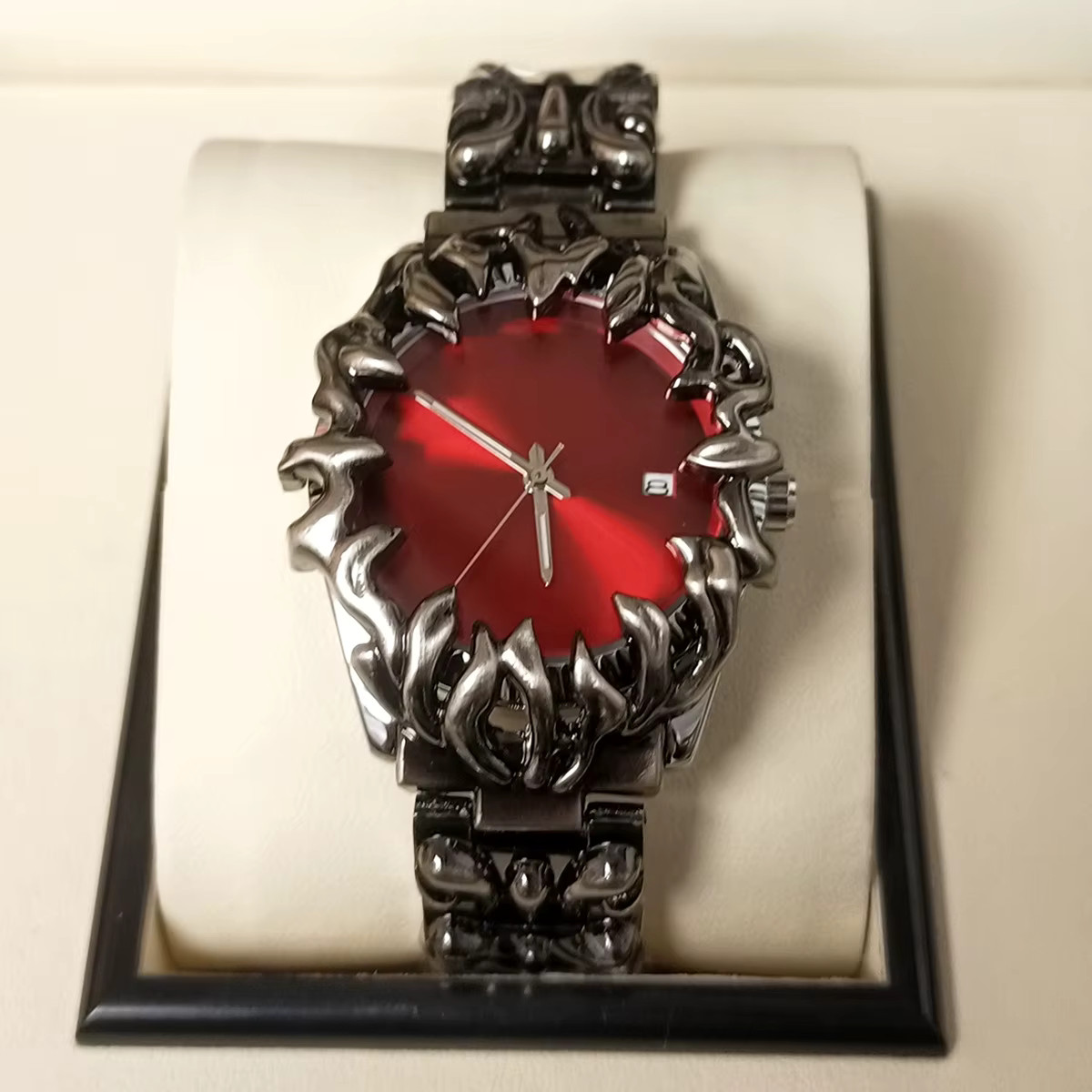 Luxury Vantage Unique Y2K Alabaster Twisted Claw Shape Watch for