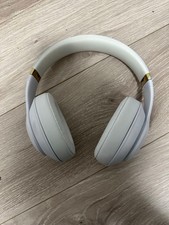Beats studio3 wireless white