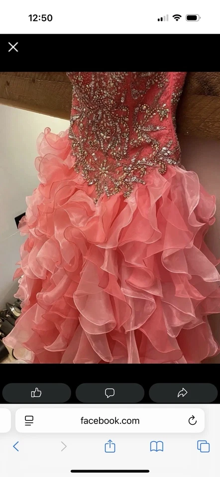 Nuevo con etiquetas Vestido Quinceañera Coral, Talla 6 Foto 3 de 4