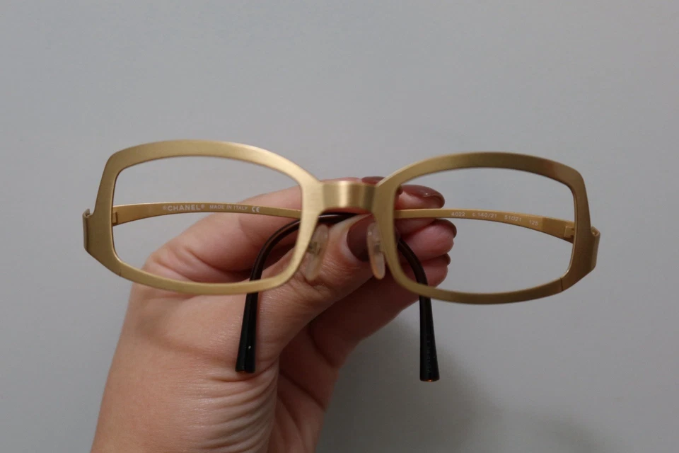 Monturas doradas Chanel 4022 — Gafas de lujo vintage — ópticas o listas para gafas de sol Foto 3 de 4