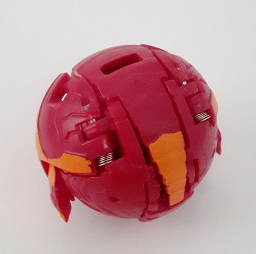 VINTAGE BAKUGAN BATTLE BRAWLERS 'CHARIZARD' DRAGONOID RED FIGURE TOY - Picture 2 of 2