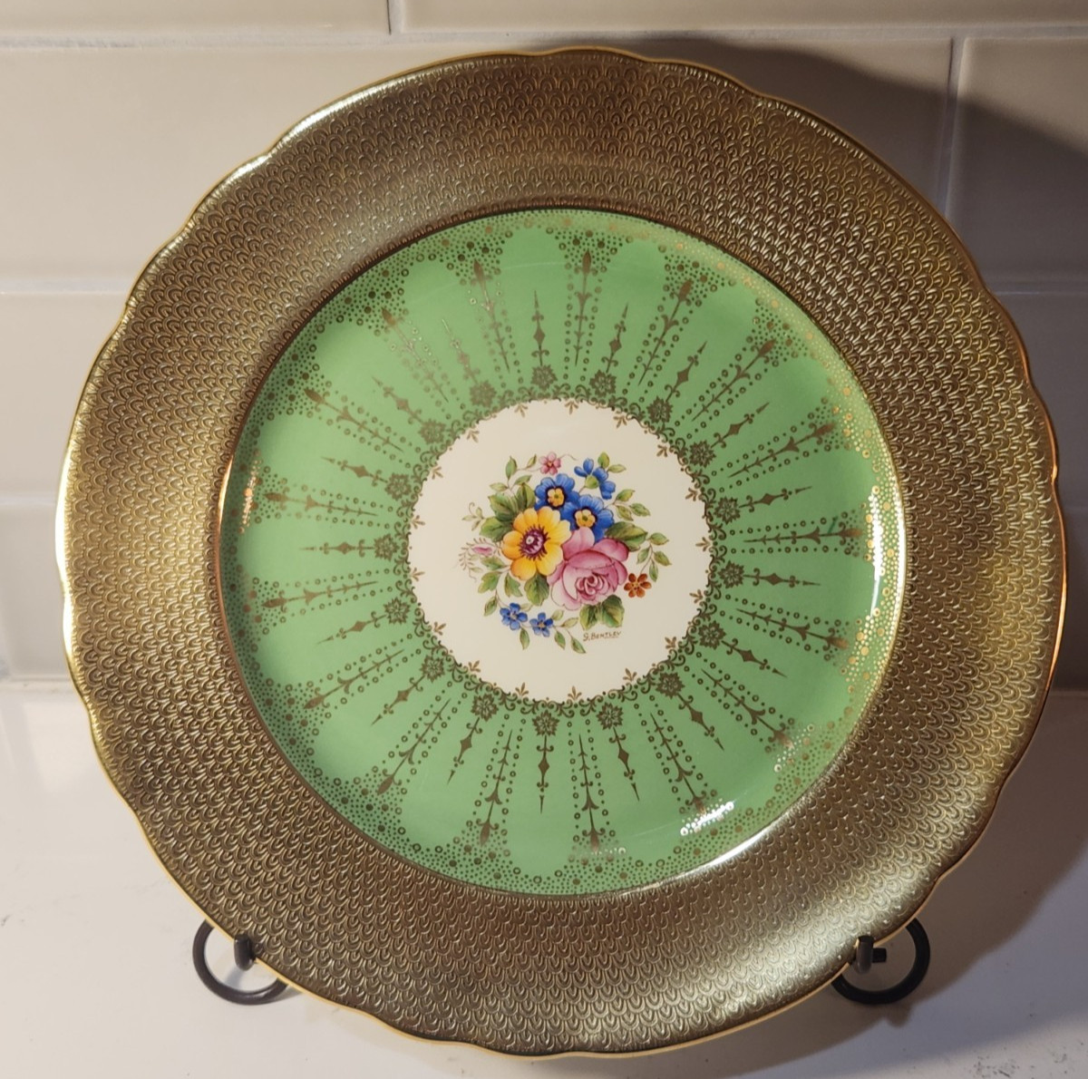 Set Of 4 Aynsley Cabinet Dinner Display Plates Raised Gold Signed Bentley Rose