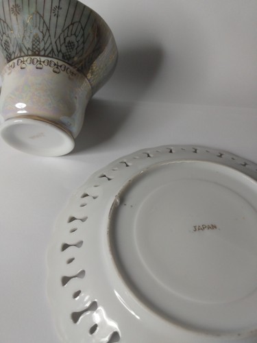 Taza de té abstracta iridiscente vintage y platillo reticulado Japón café limpio - Imagen 5 de 7