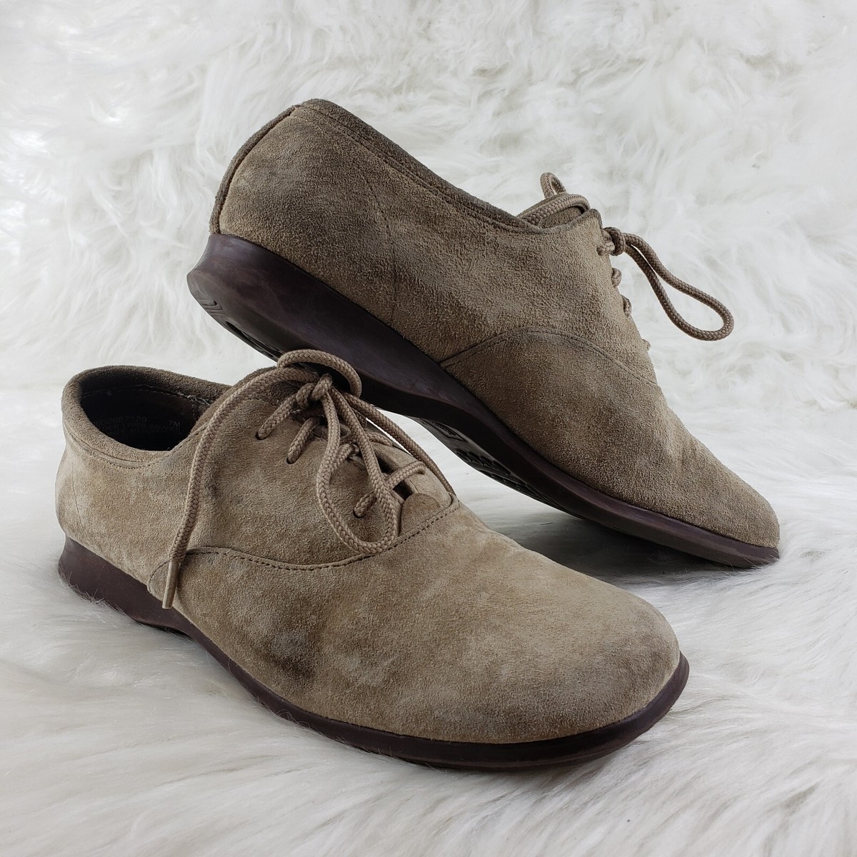 DEER STAGS Beige Suede Leather Casual Dress Shoes Womens Size US 7 M