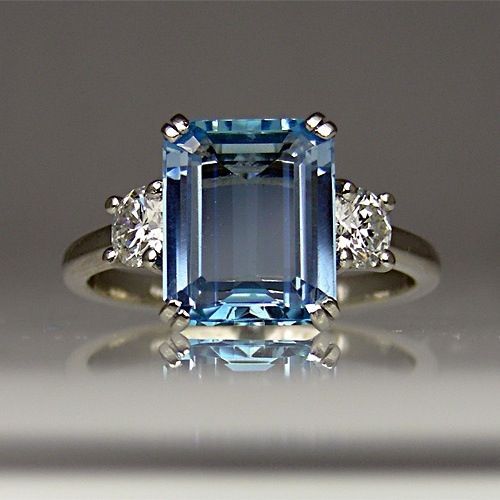 Bague 2,50 ct topaze et diamant taille émeraude bleu ciel en or blanc 14 carats toutes tailles 7 - Photo 1/7